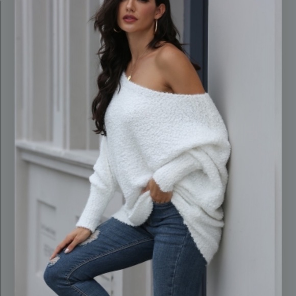 White Over-Sized pullover popcorn knitted sweater - Picture 2 of 9